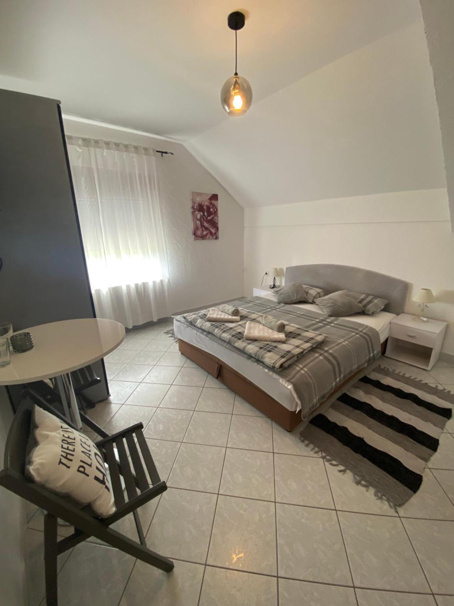 Guesthouse Magdalena Rakovica Ngoại thất bức ảnh
