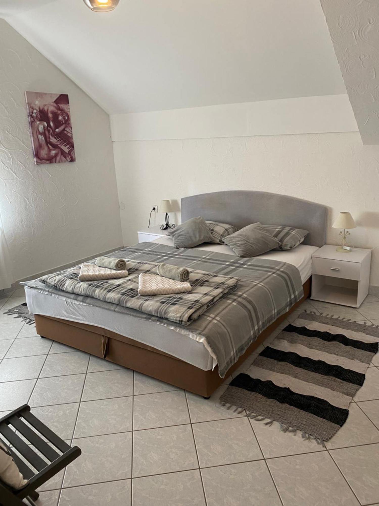 Guesthouse Magdalena Rakovica Ngoại thất bức ảnh