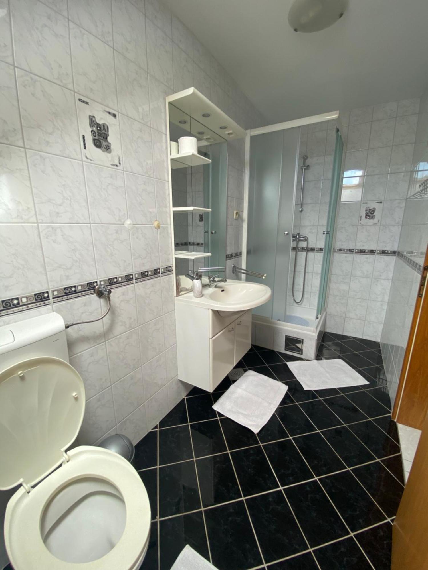 Guesthouse Magdalena Rakovica Ngoại thất bức ảnh